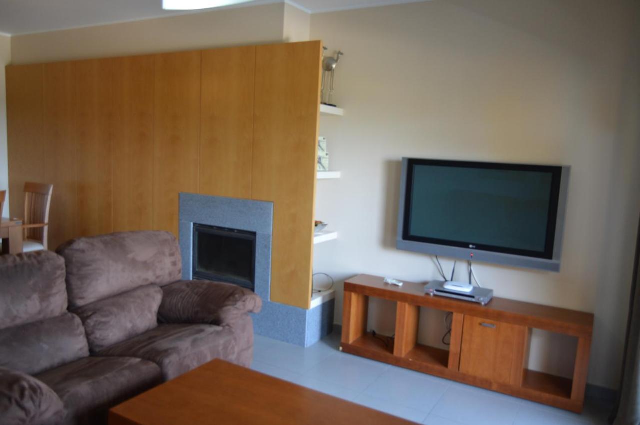 Apartamento frente ao mar com piscina de água salgada Quarteira Exterior foto